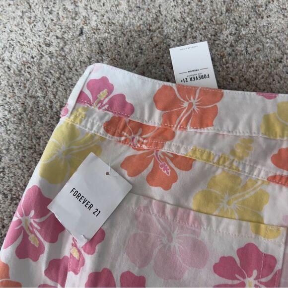 Forever 22 Plus Size White Pink Yellow Orange Lightweight Floral Shorts Size 20 - Picture 8 of 8
